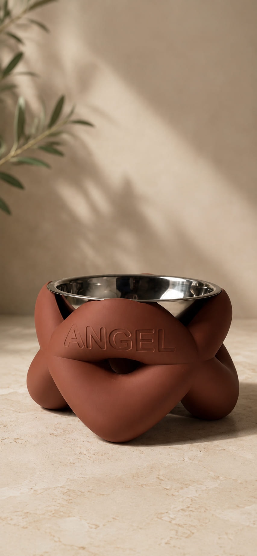 Ergonomic Pet Bowl — Knot design with an engraved name